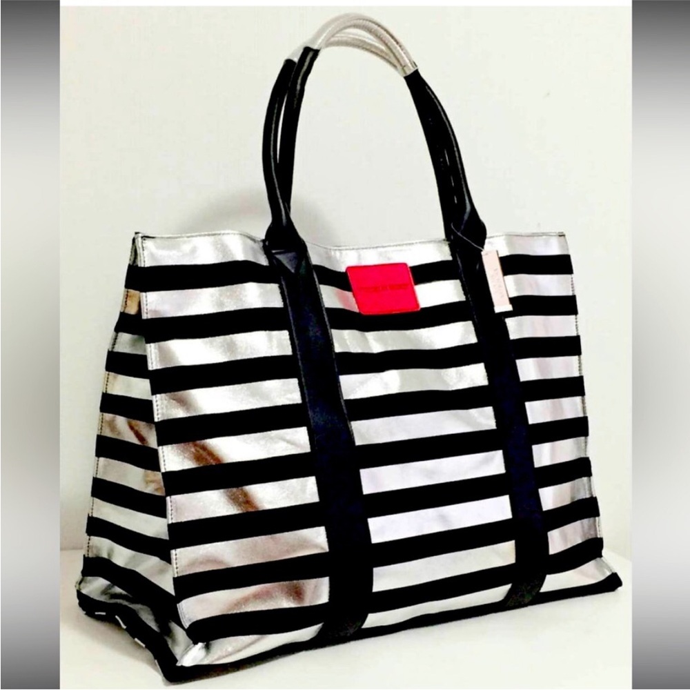 New in bad Victoria’s Secret bag